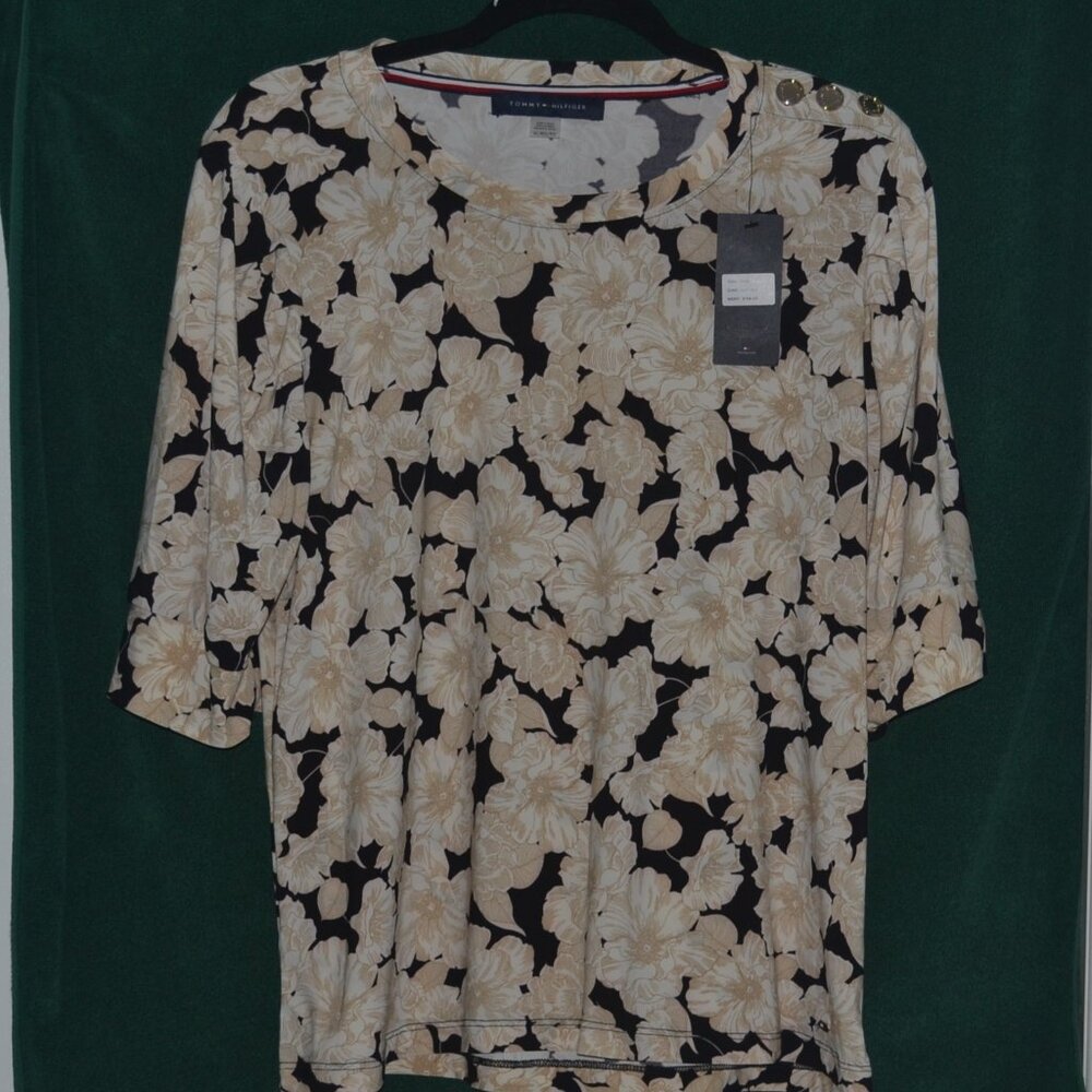 New Tommy Hilfiger floral print top with buttons details on the shoulders, XL.